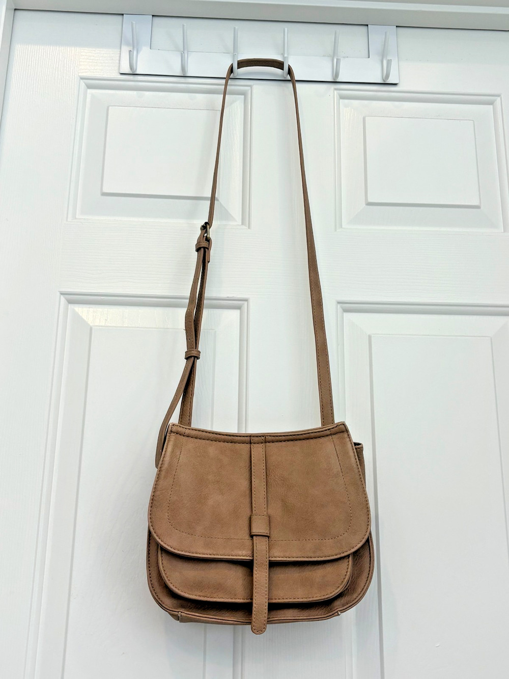 Antik Kraft Vintage Y2K Saddle Bag Crossbody Purse Beige Tan Faux Suede Boho